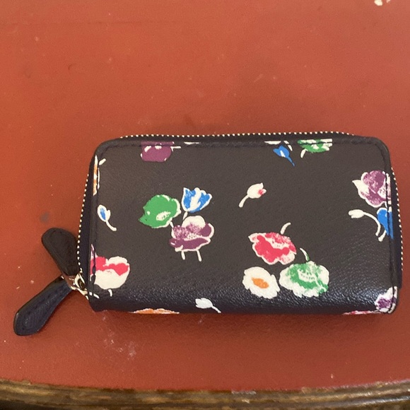 COACH floral bi-fold small wallet - Picture 2 of 4